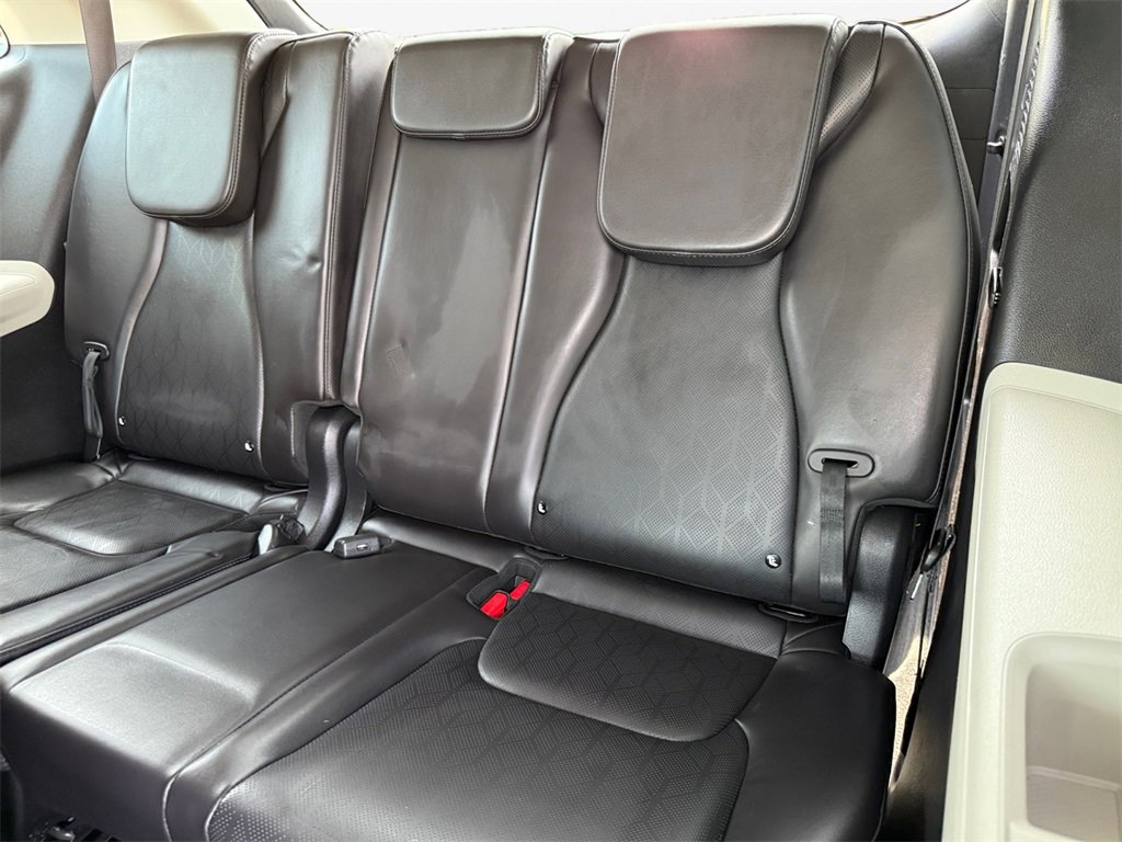 Used 2024 Kia Carnival LX image 16