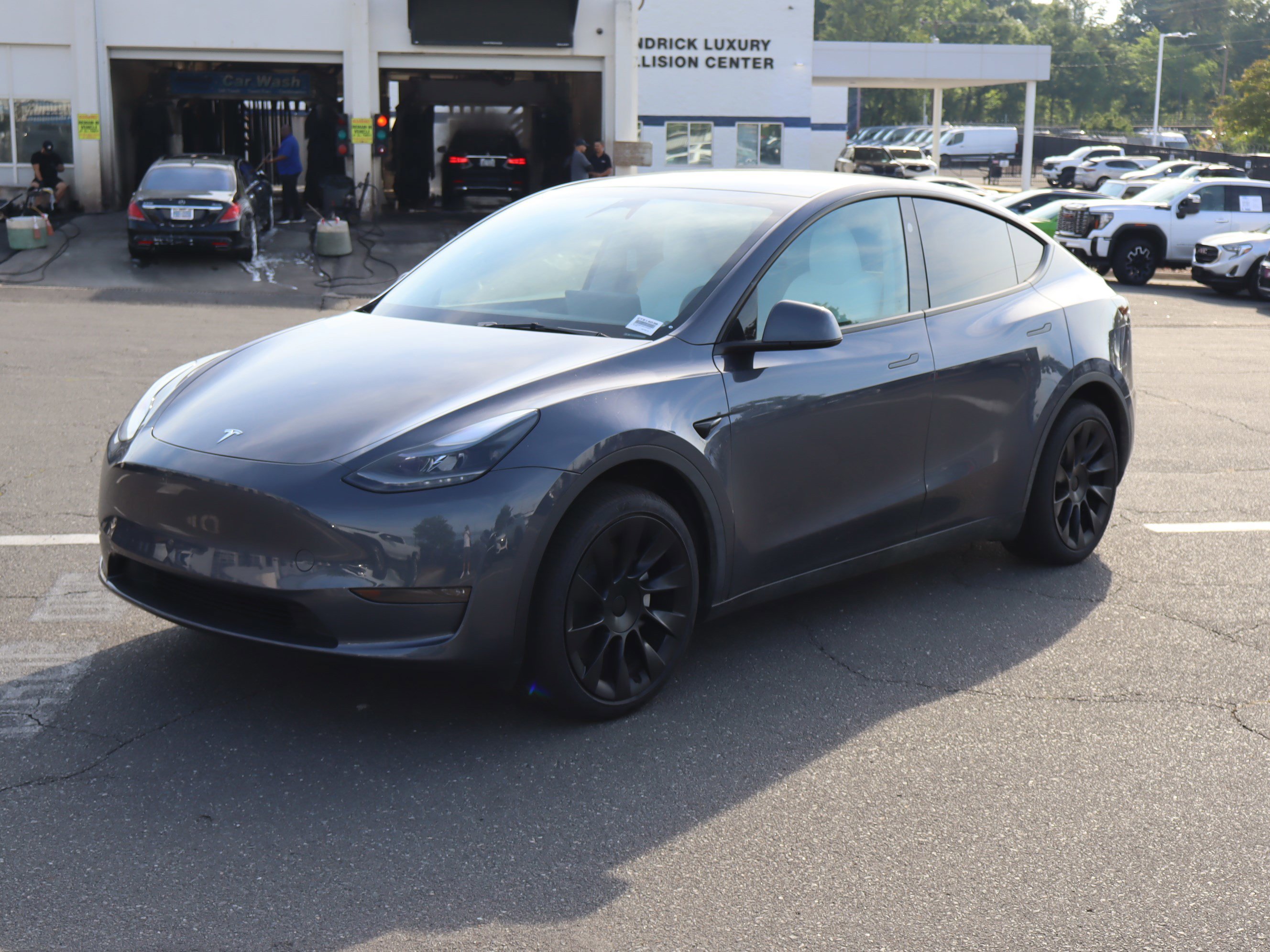 Used 2023 Tesla Model Y AWD image 5