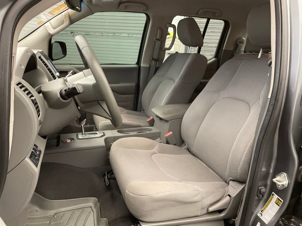 Used 2021 Nissan Frontier SV w/ Midnight Edition Floor Mats AWD/4WD image 19