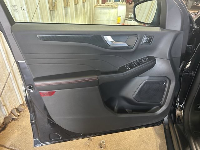 Certified 2023 Ford Escape ST-Line Elite w/ Class II Trailer Tow Package AWD/4WD image 23