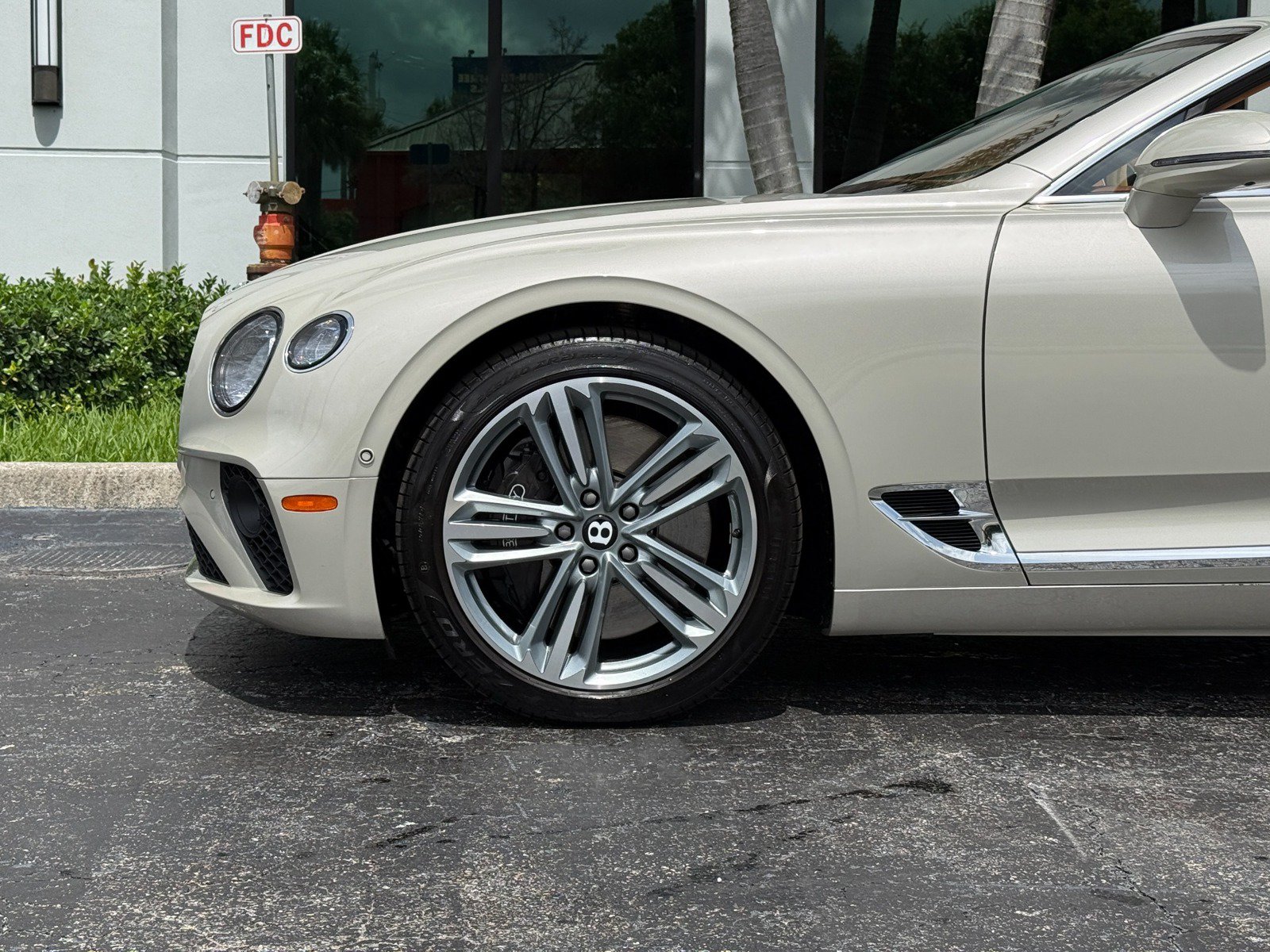 Used 2023 Bentley Continental GT Mulliner AWD/4WD image 18