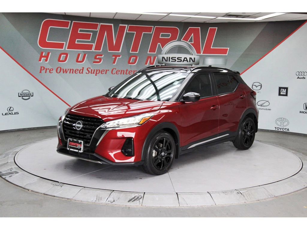 Used 2023 Nissan Kicks SR w/ SR Premium Package image 2