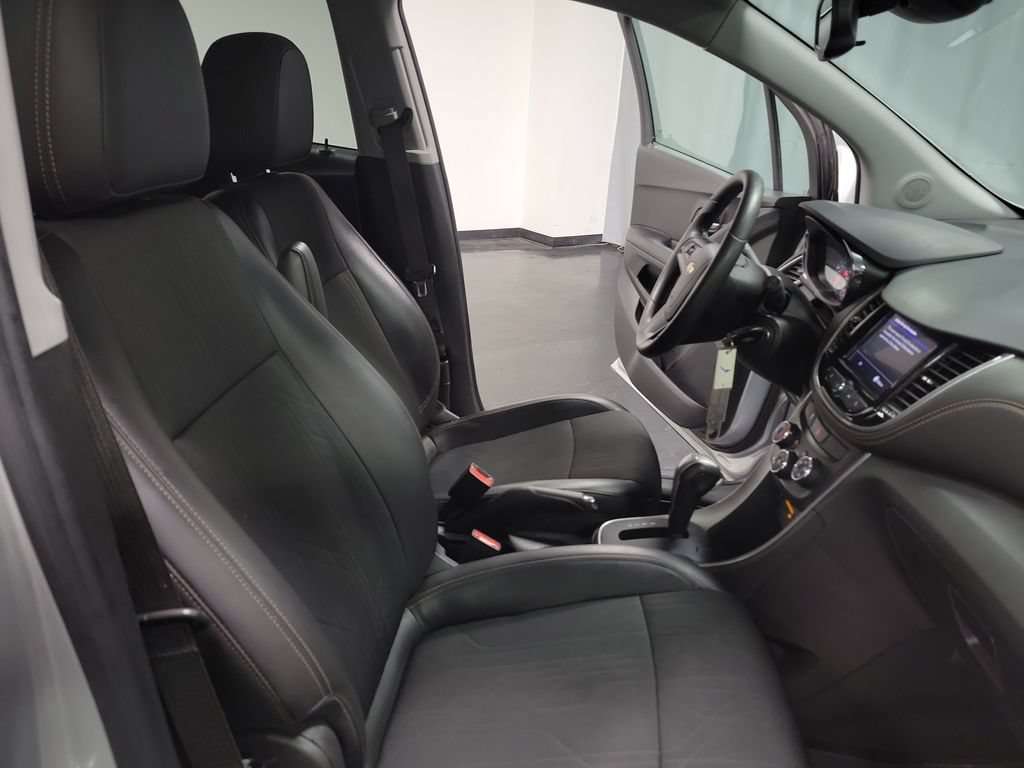 Used 2022 Chevrolet Trax LT FWD image 27