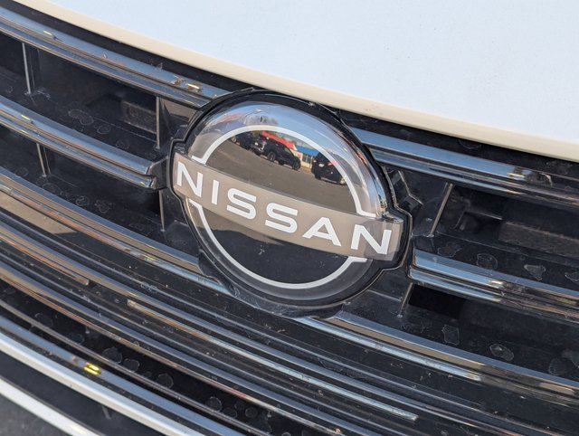 Used 2025 Nissan Versa SR image 10