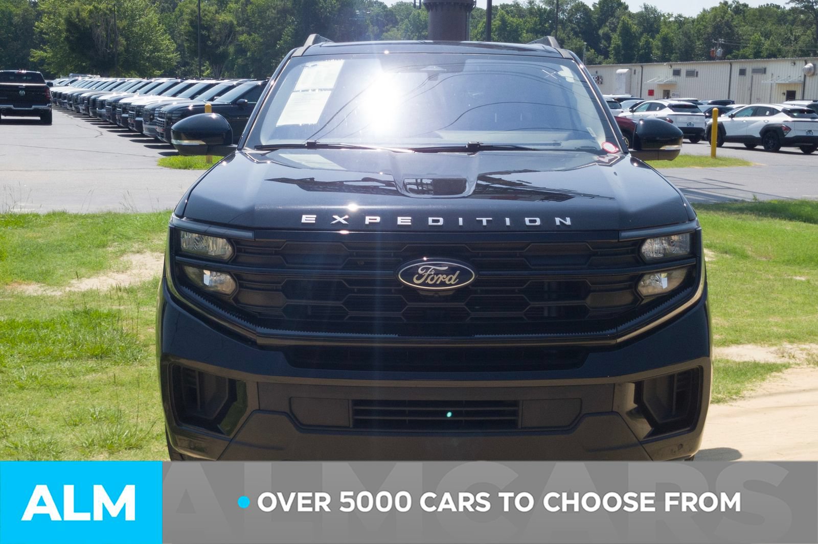 Used 2025 Ford Expedition Max Active AWD/4WD image 2