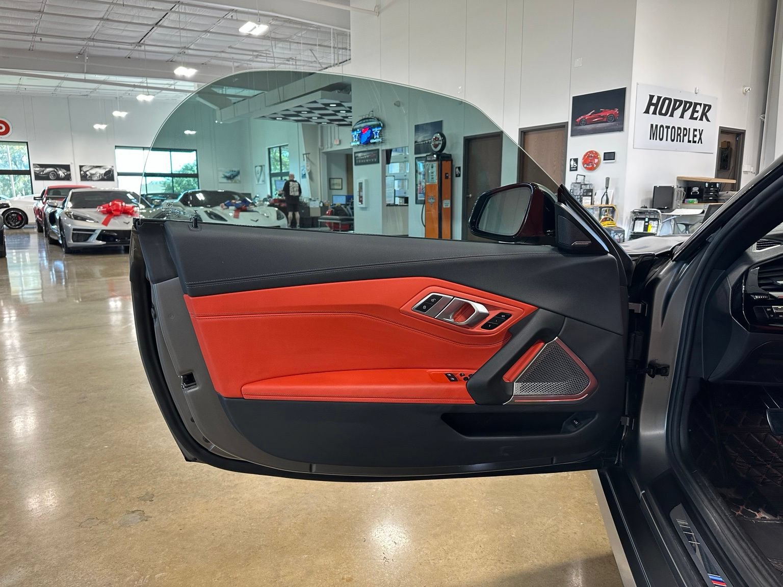 Used 2022 BMW Z4 M40i w/ Premium Package RWD image 11
