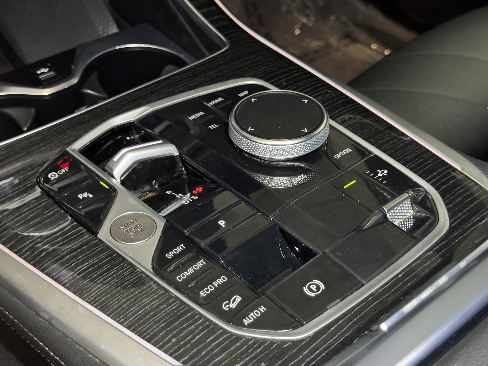 Used 2023 BMW X7 xDrive40i w/ M Sport Package image 31