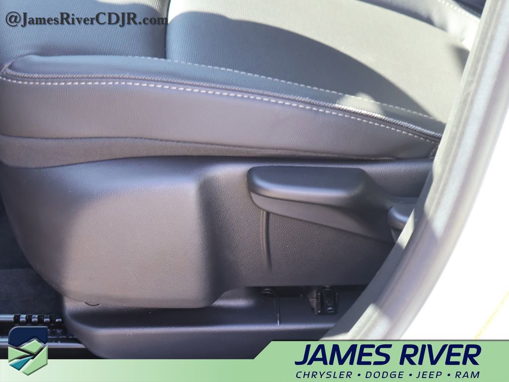 Used 2024 Buick Encore GX Sport Touring image 23