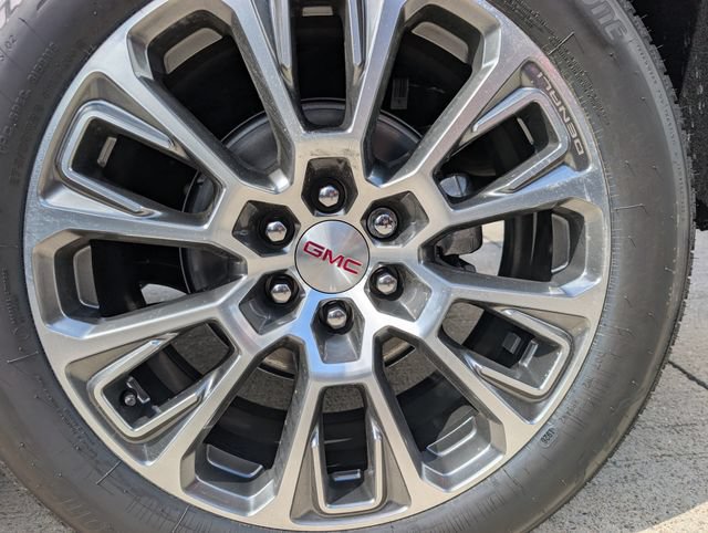New 2026 GMC Yukon Denali w/ Advanced Technology Package AWD/4WD image 6