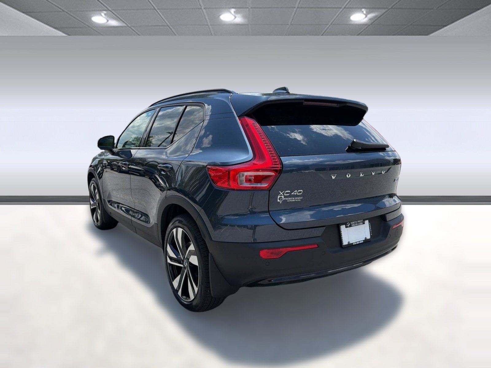 New 2026 Volvo XC40 B5 Ultra w/ Climate Package AWD/4WD image 3