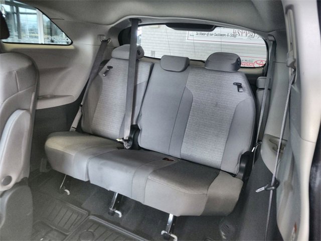 Used 2024 Toyota Sienna LE image 23