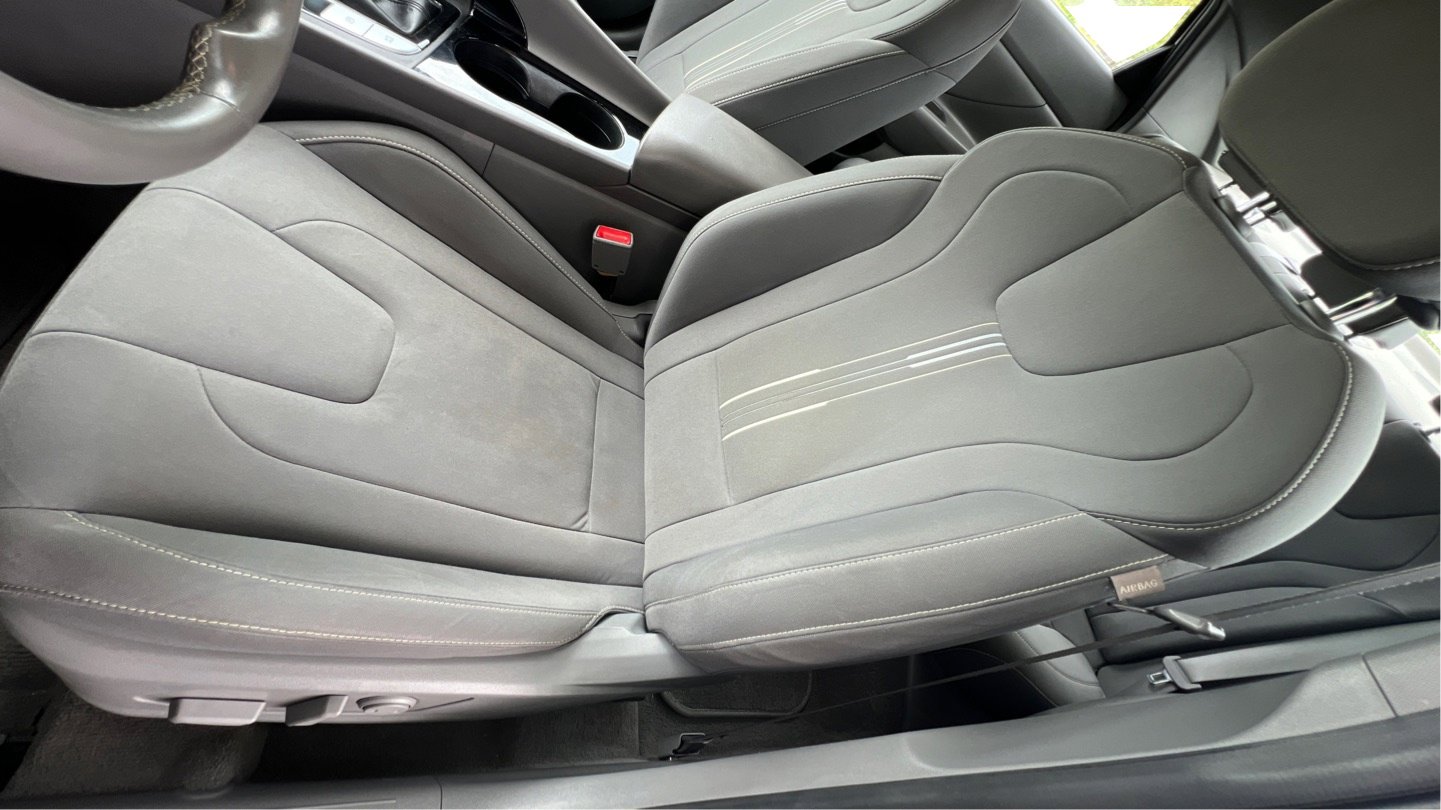 Used 2021 Hyundai Elantra SEL w/ Convenience + Premium Package FWD image 12