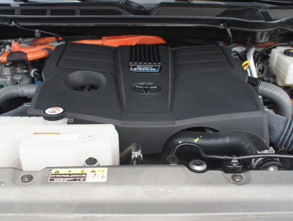 Used 2023 Toyota Sequoia Limited w/ Tow Technology Package AWD/4WD image 29