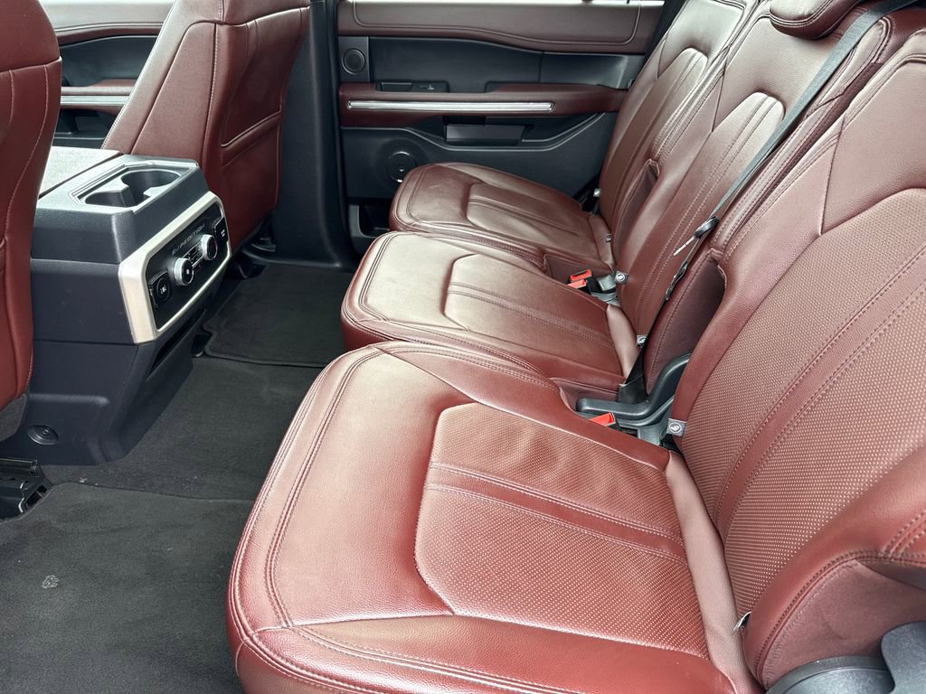 Used 2024 Ford Expedition Limited image 18