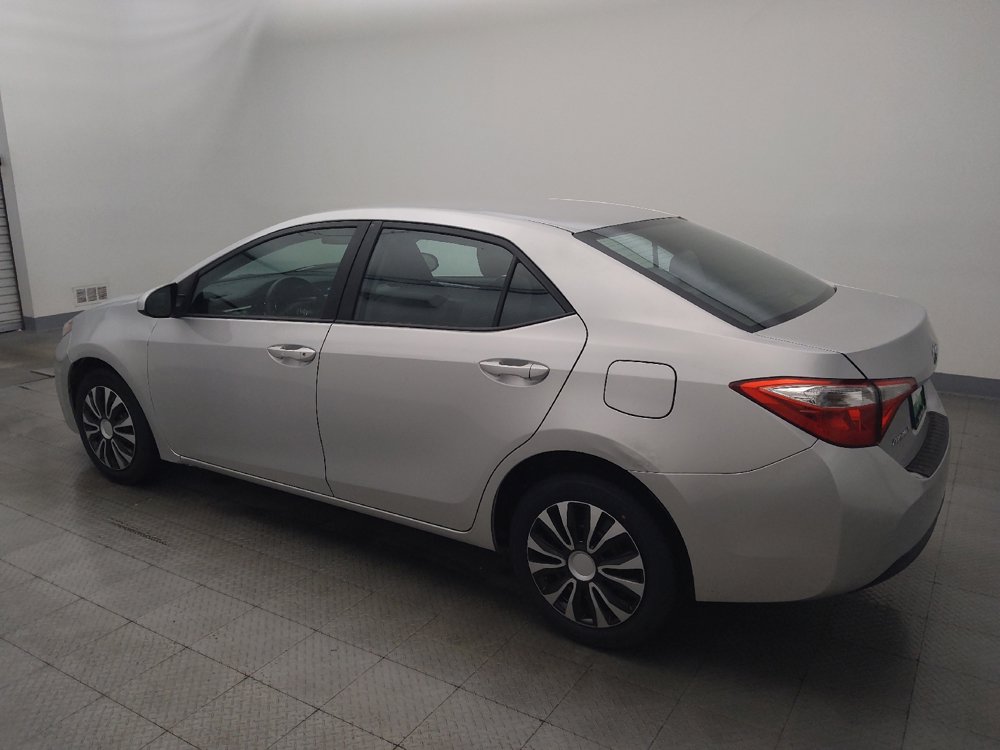 Used 2015 Toyota Corolla LE FWD image 3