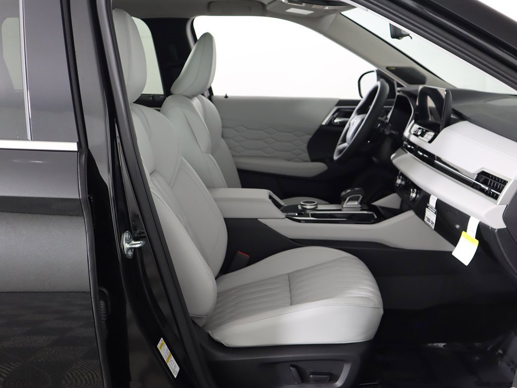 New 2025 Mitsubishi Outlander AWD image 33
