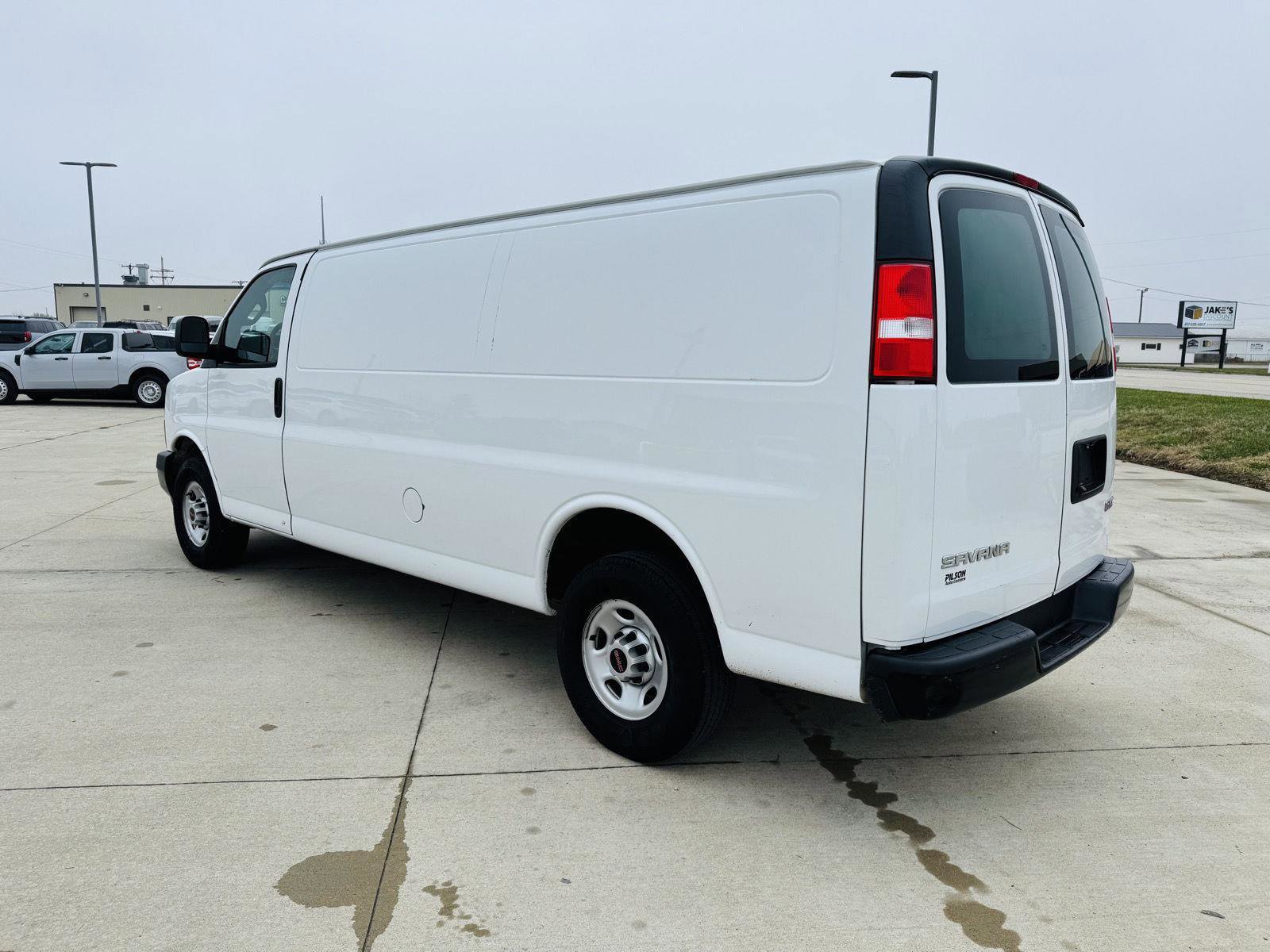 Used 2022 GMC Savana 2500 Extended w/ Driver Convenience Package image 25