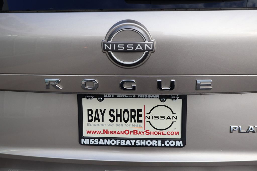 Certified 2022 Nissan Rogue Platinum w/ Head-Up Display Package image 36