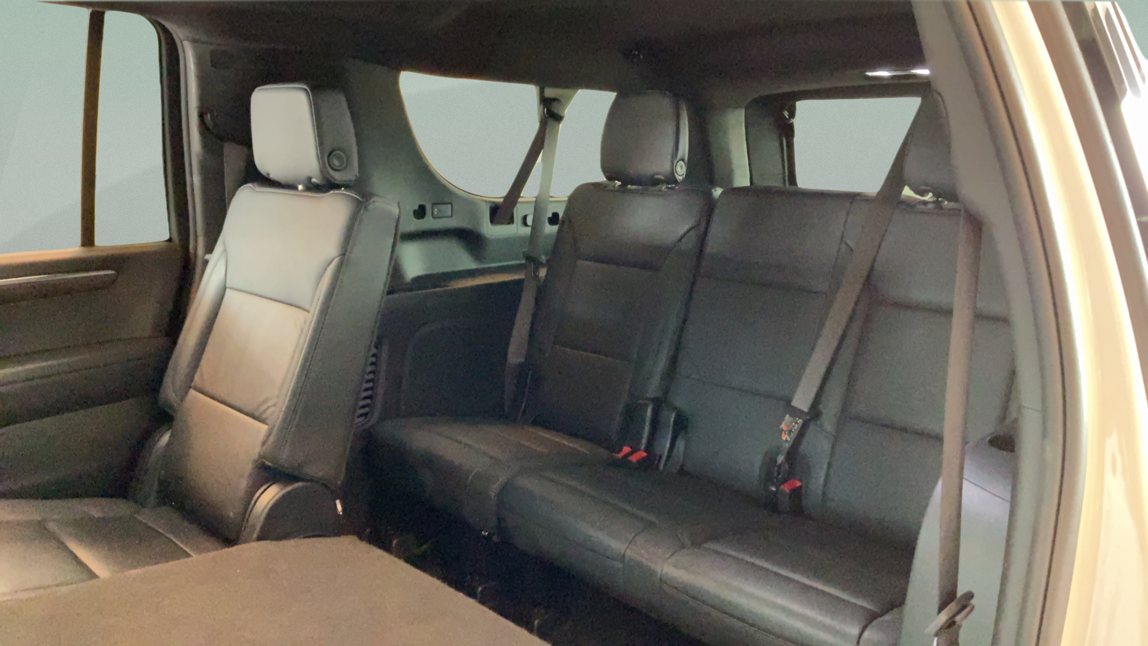 Used 2025 Chevrolet Suburban LT AWD/4WD image 33