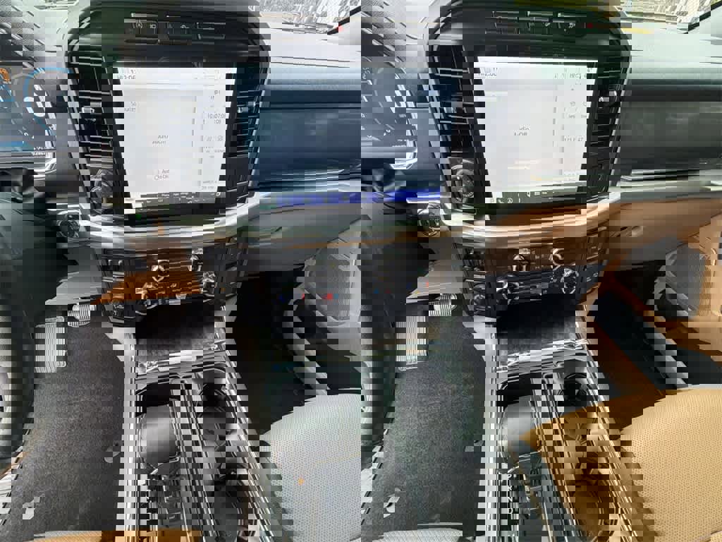 Used 2023 Ford F150 Lariat w/ Trailer Tow Package image 25