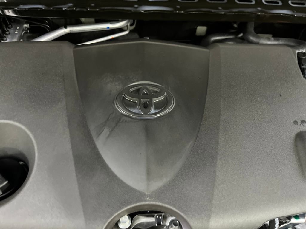 Used 2026 Toyota Camry XLE w/ Premium Plus Package image 10