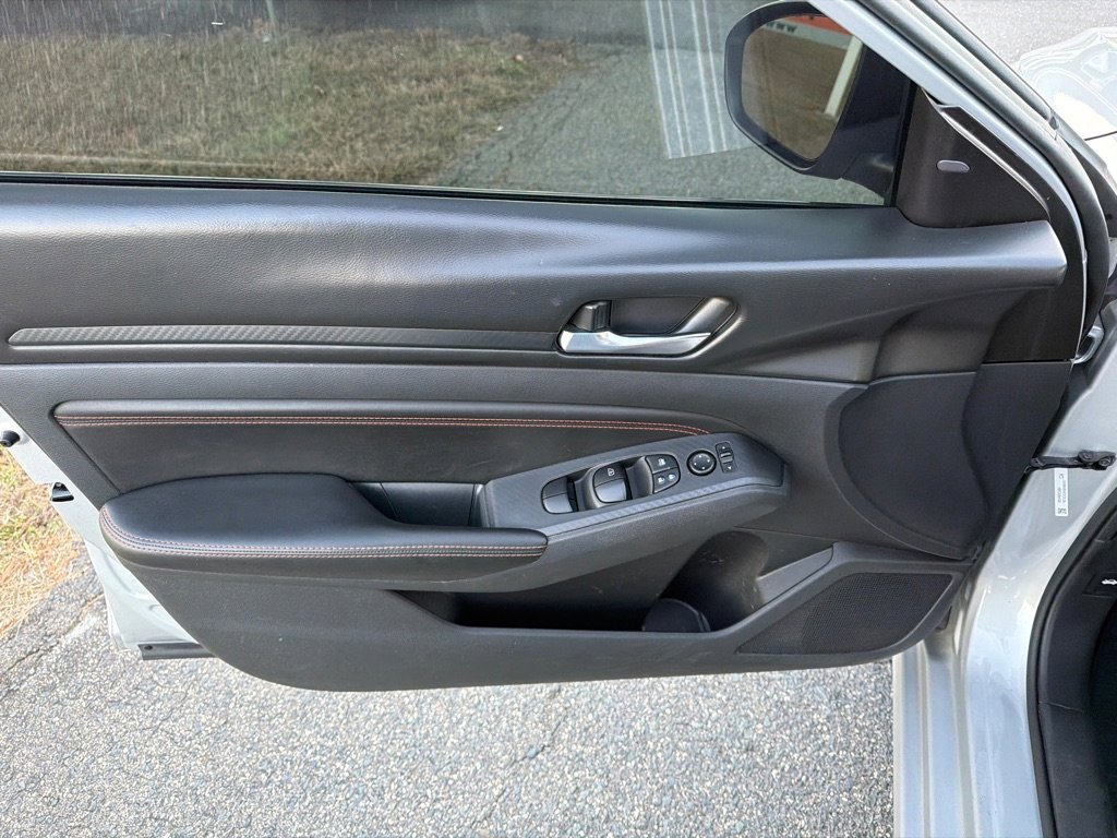 Used 2021 Nissan Altima 2.5 SR image 31