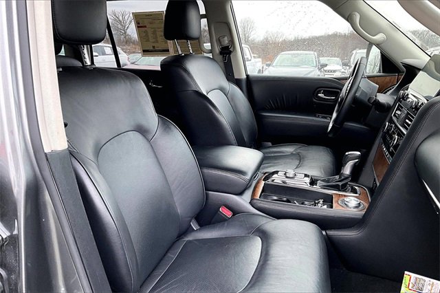 Used 2023 Nissan Armada SL w/ Captain's Chairs Package image 10