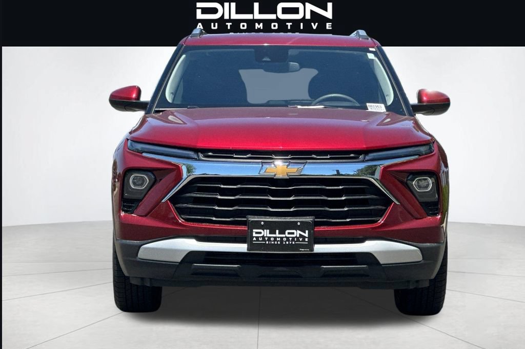Used 2025 Chevrolet TrailBlazer LT AWD/4WD image 9