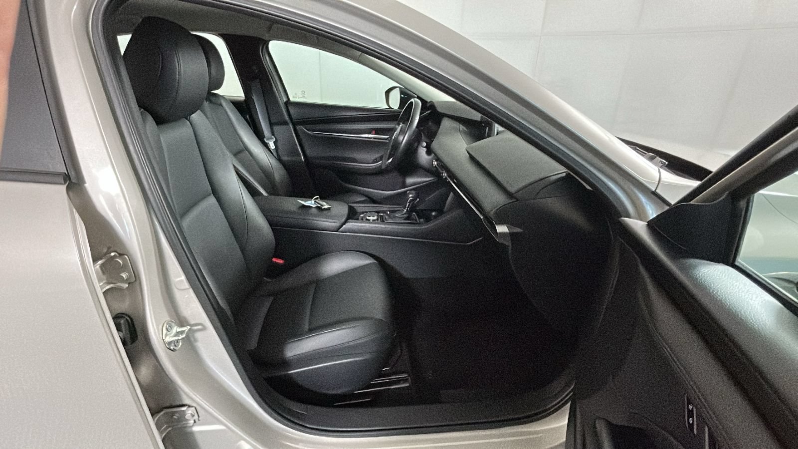 Used 2024 MAZDA MAZDA3 s FWD image 35