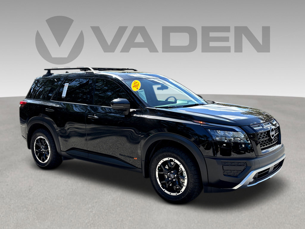 Used 2025 Nissan Pathfinder Rock Creek image 1