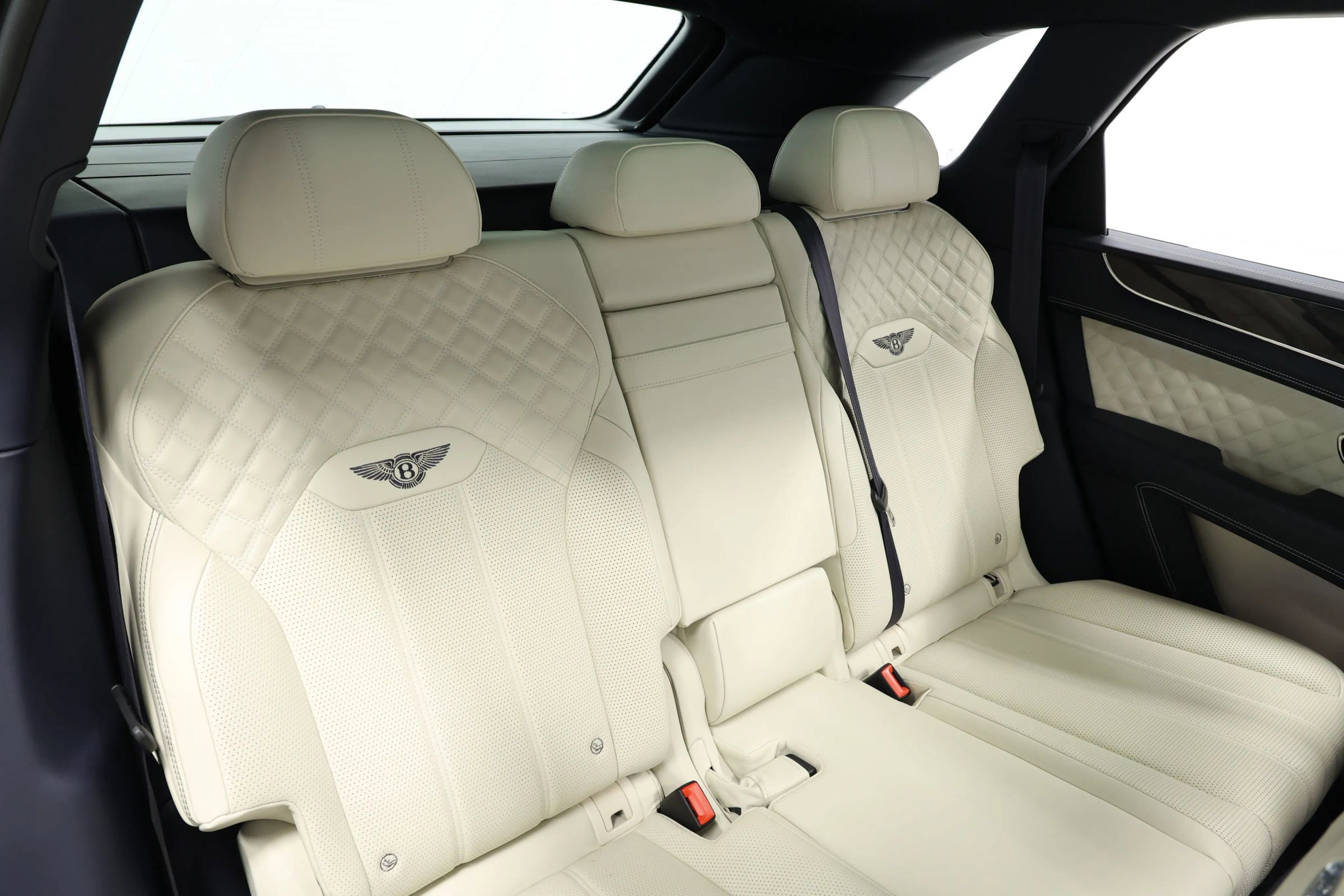 Used 2022 Bentley Bentayga image 98