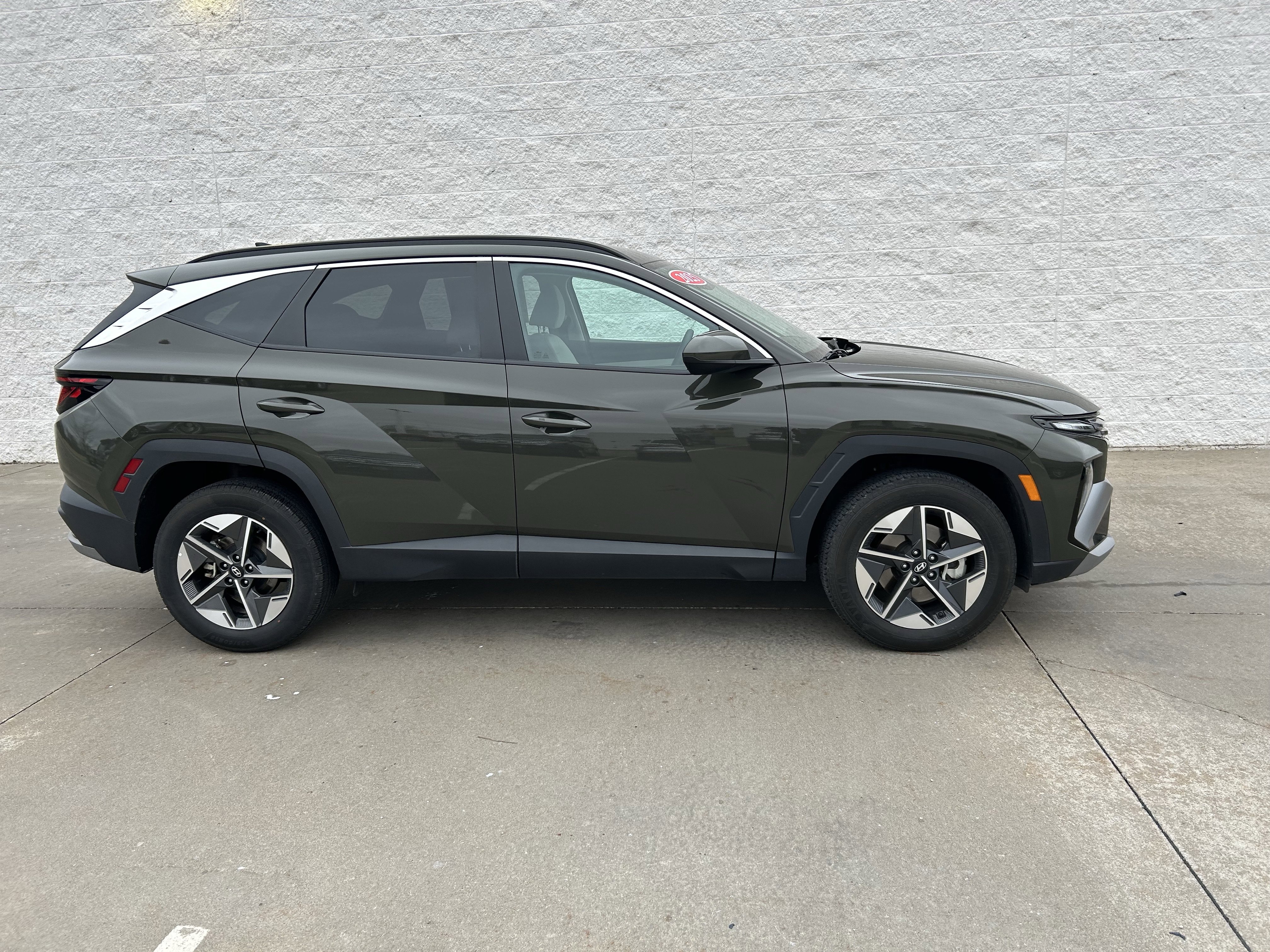 Used 2025 Hyundai Tucson SEL image 2