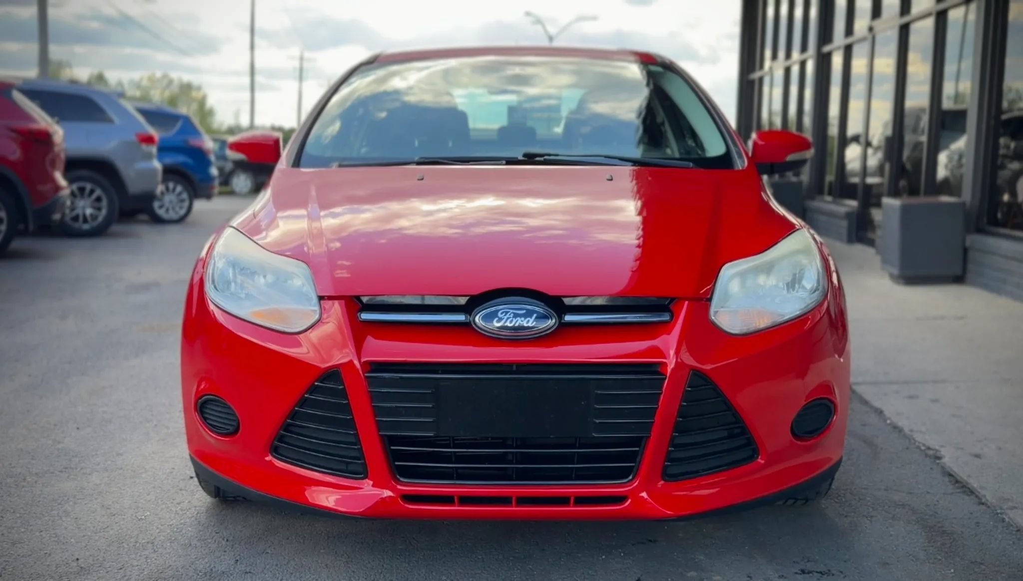 Used 2014 Ford Focus SE w/ SE Winter Package FWD image 6