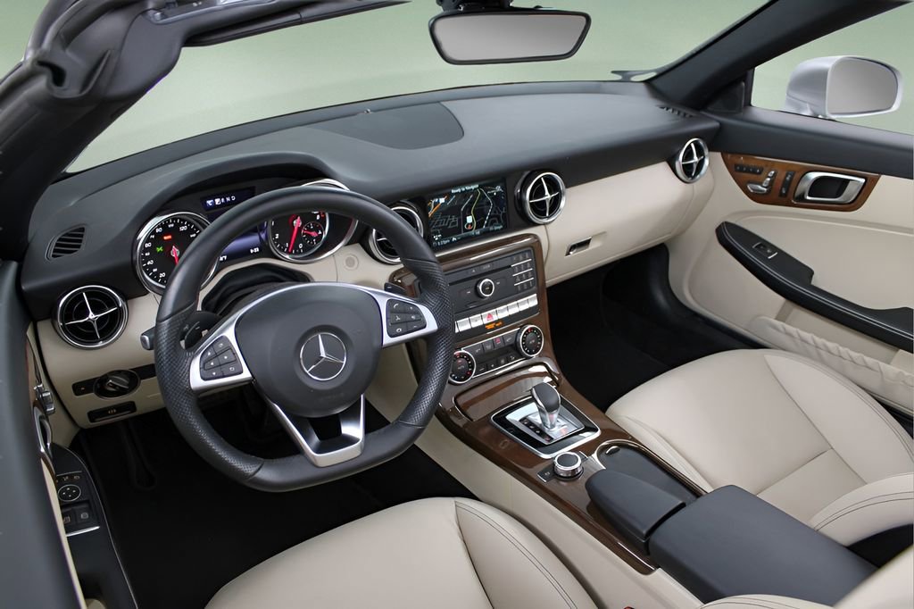 Used 2019 Mercedes-Benz SLC 300 image 24