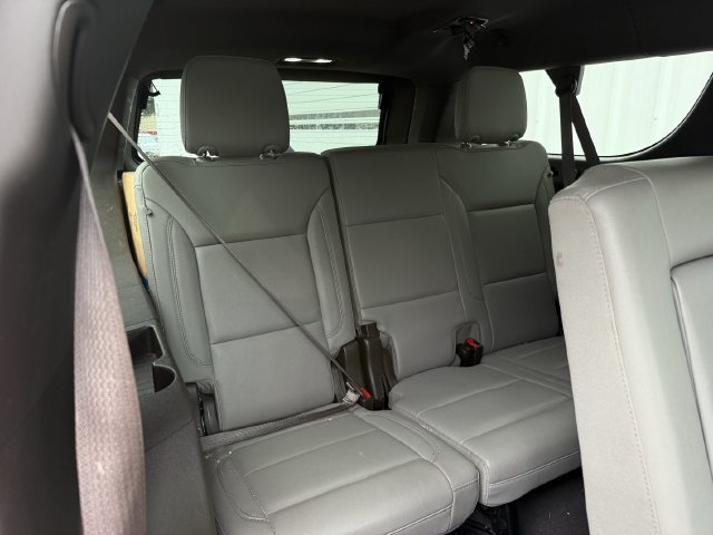 Used 2024 Chevrolet Suburban LT RWD image 32