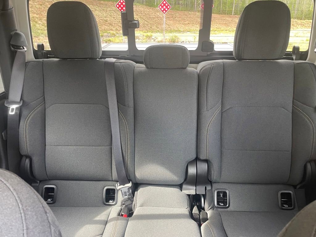 Used 2025 Jeep Gladiator Sport image 18
