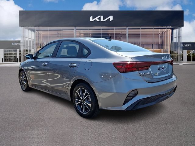 Used 2023 Kia Forte LXS w/ LXS Technology Package FWD image 4