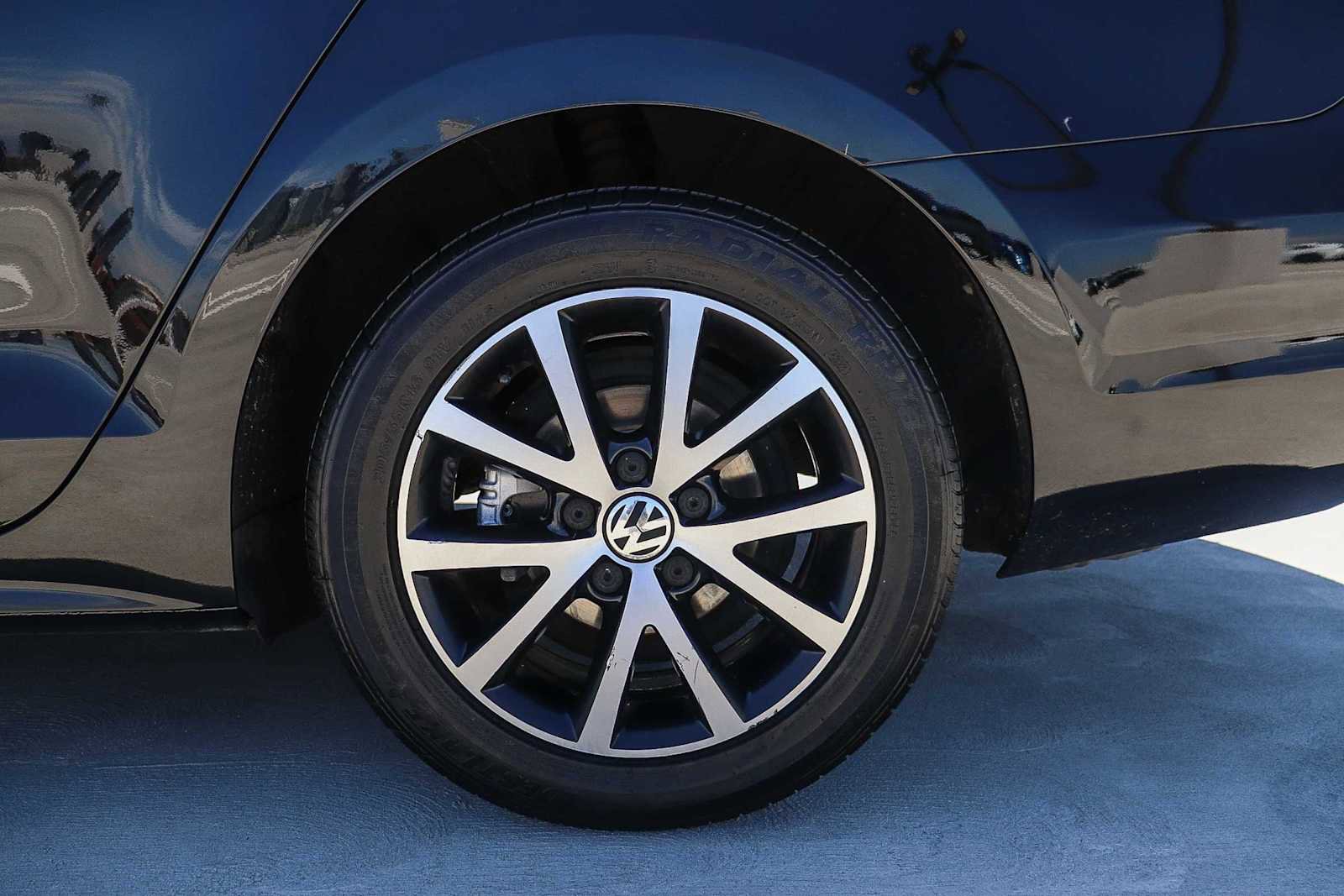 Used 2017 Volkswagen Jetta SE image 10