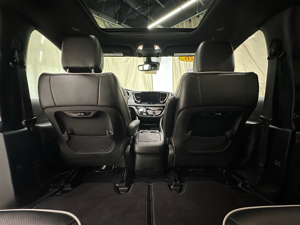 Used 2026 Chrysler Pacifica Limited w/ S Appearance Package FWD image 22