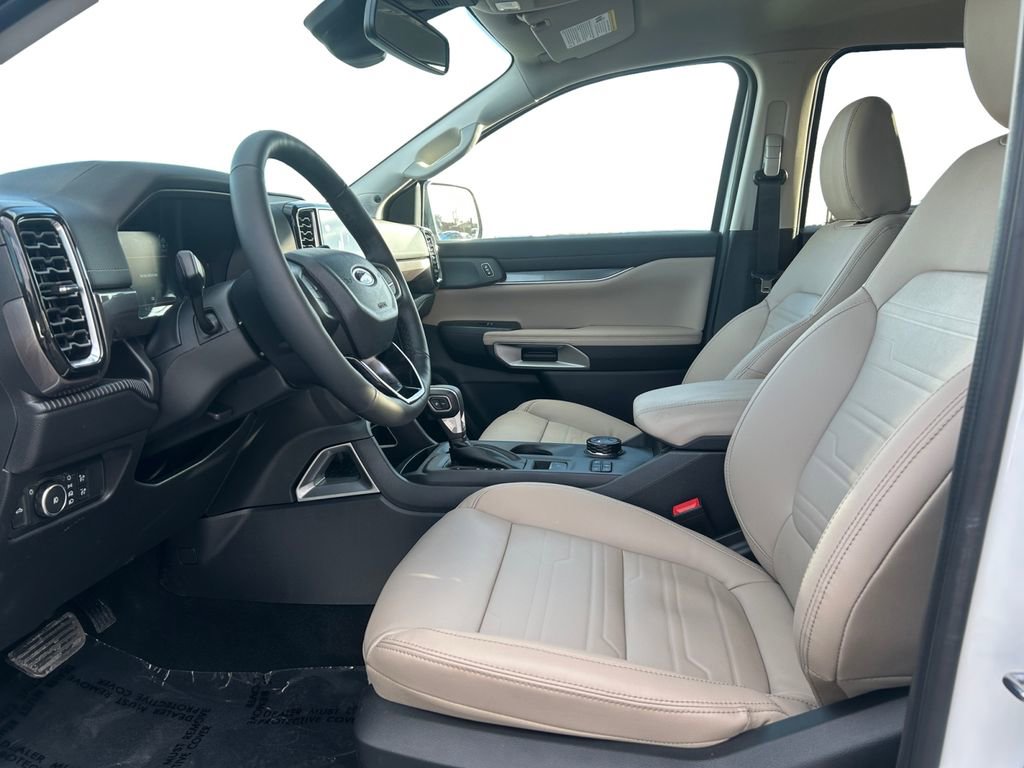 Used 2025 Ford Ranger Lariat w/ Chrome Accent Package image 11