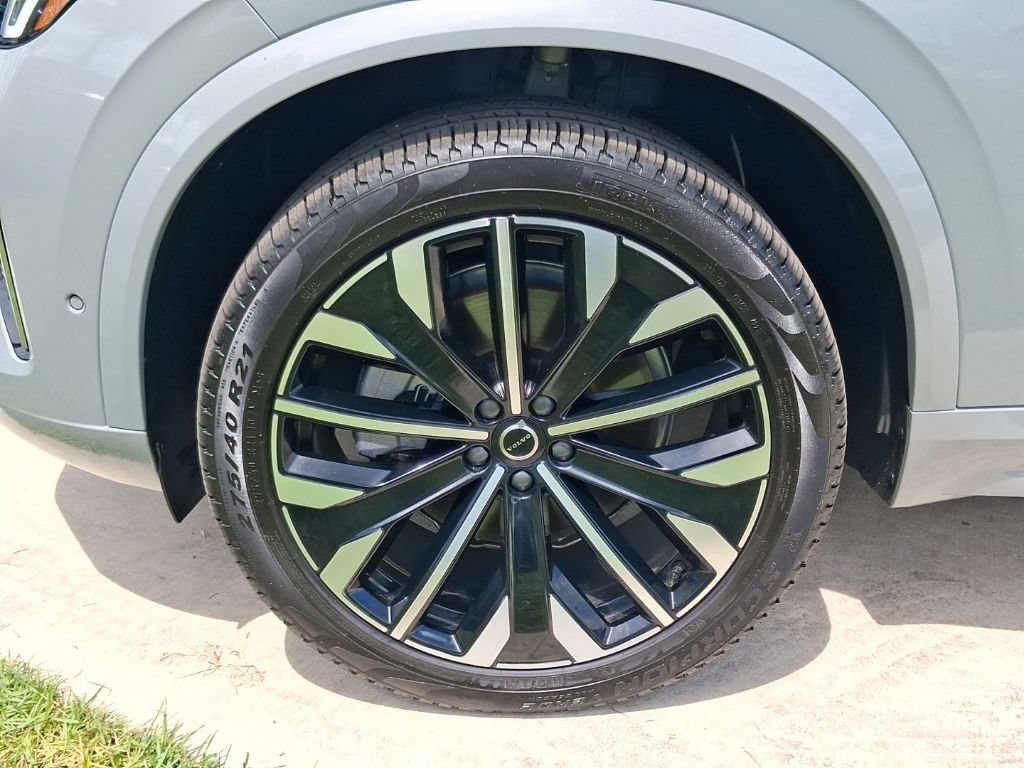 Certified 2026 Volvo XC90 B6 Plus AWD/4WD image 3