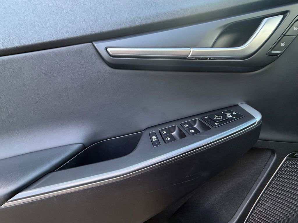 Used 2024 Kia EV6 Wind image 16