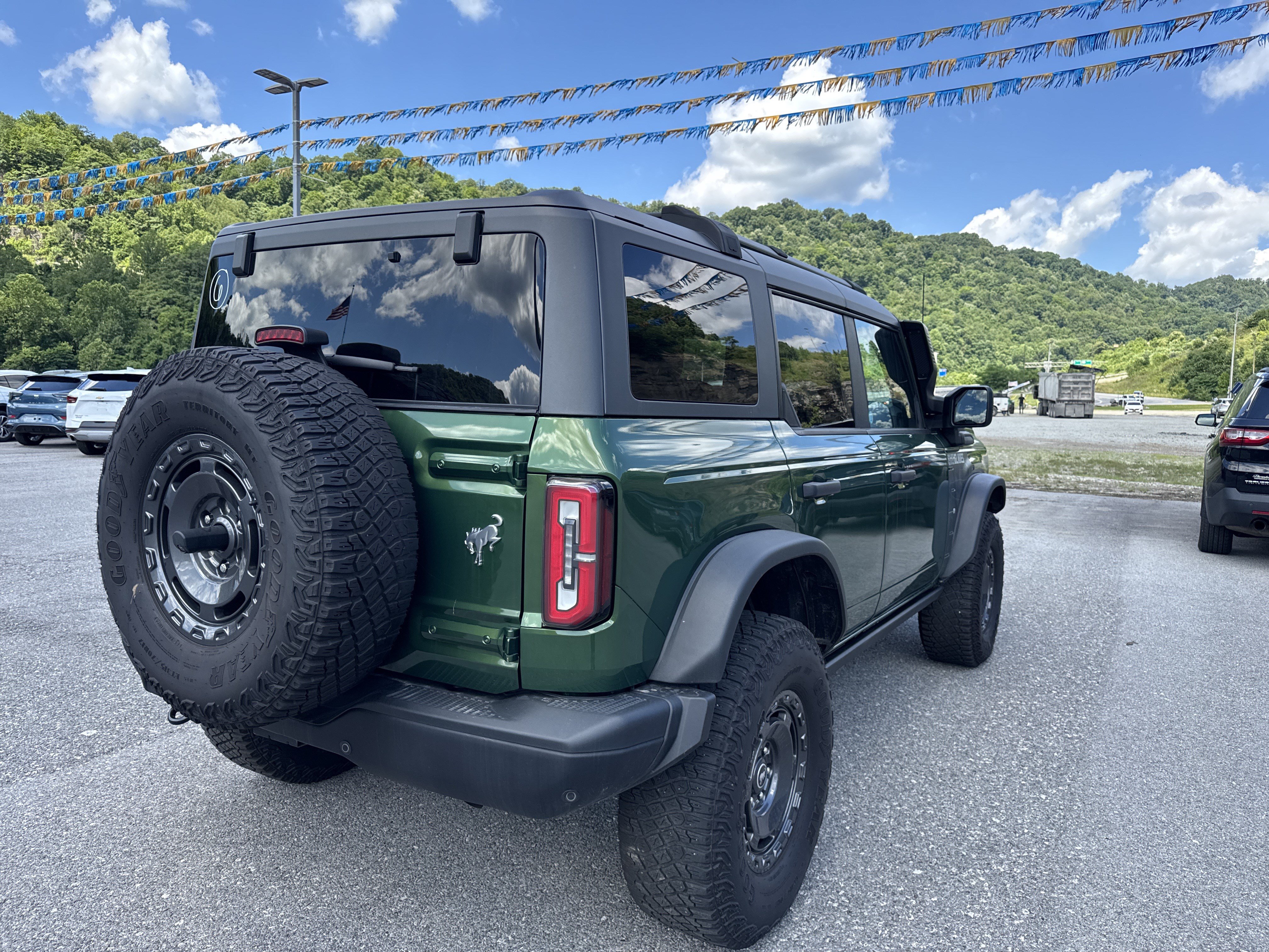 Used 2024 Ford Bronco Everglades AWD/4WD image 6