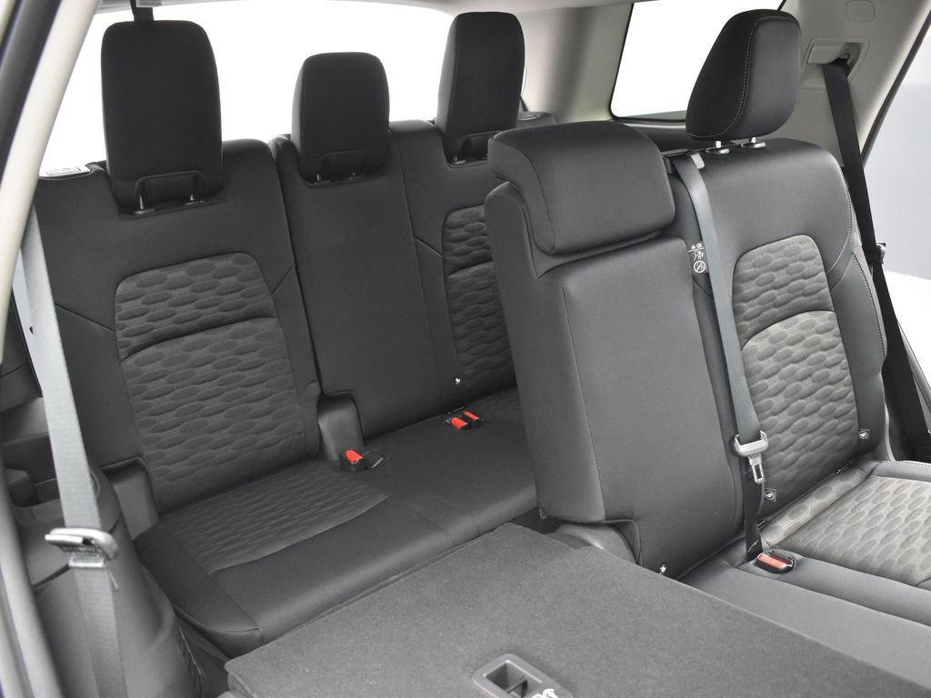 New 2025 Nissan Pathfinder S image 19