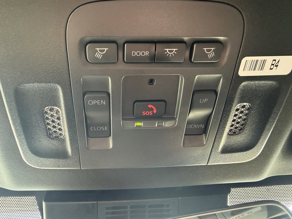 Used 2025 Toyota Camry SE w/ Multimedia Upgrade Package AWD/4WD image 25