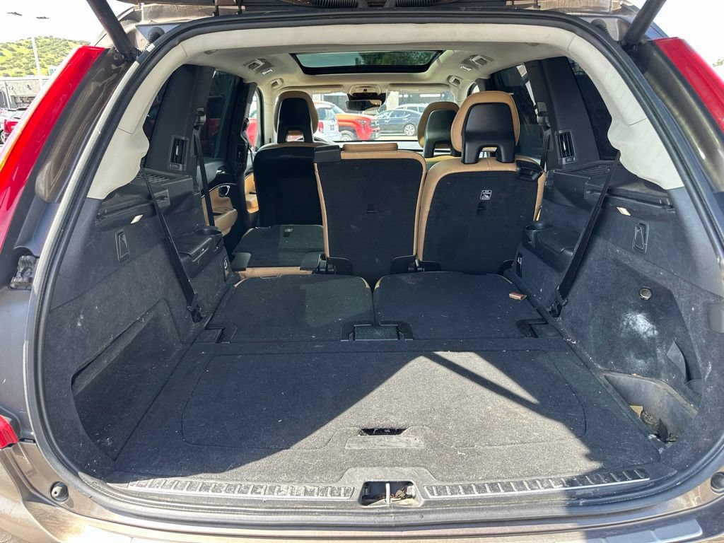 Used 2016 Volvo XC90 T6 Momentum w/ Momentum Plus Package AWD/4WD image 4