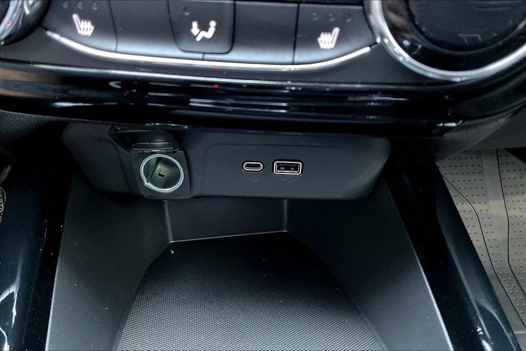 Used 2025 Chevrolet Trax ACTIV FWD image 15