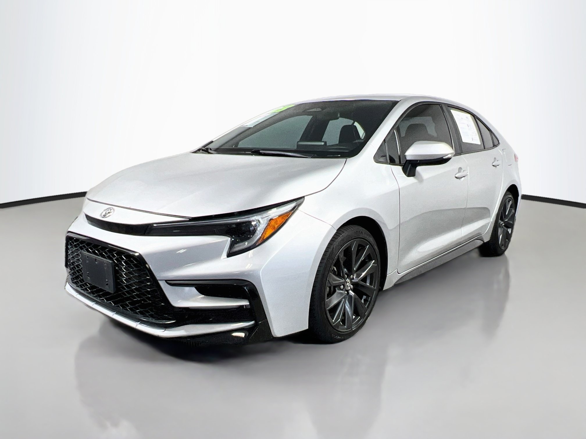Used 2023 Toyota Corolla SE w/ Carpet Mat Package (TMS) FWD image 10