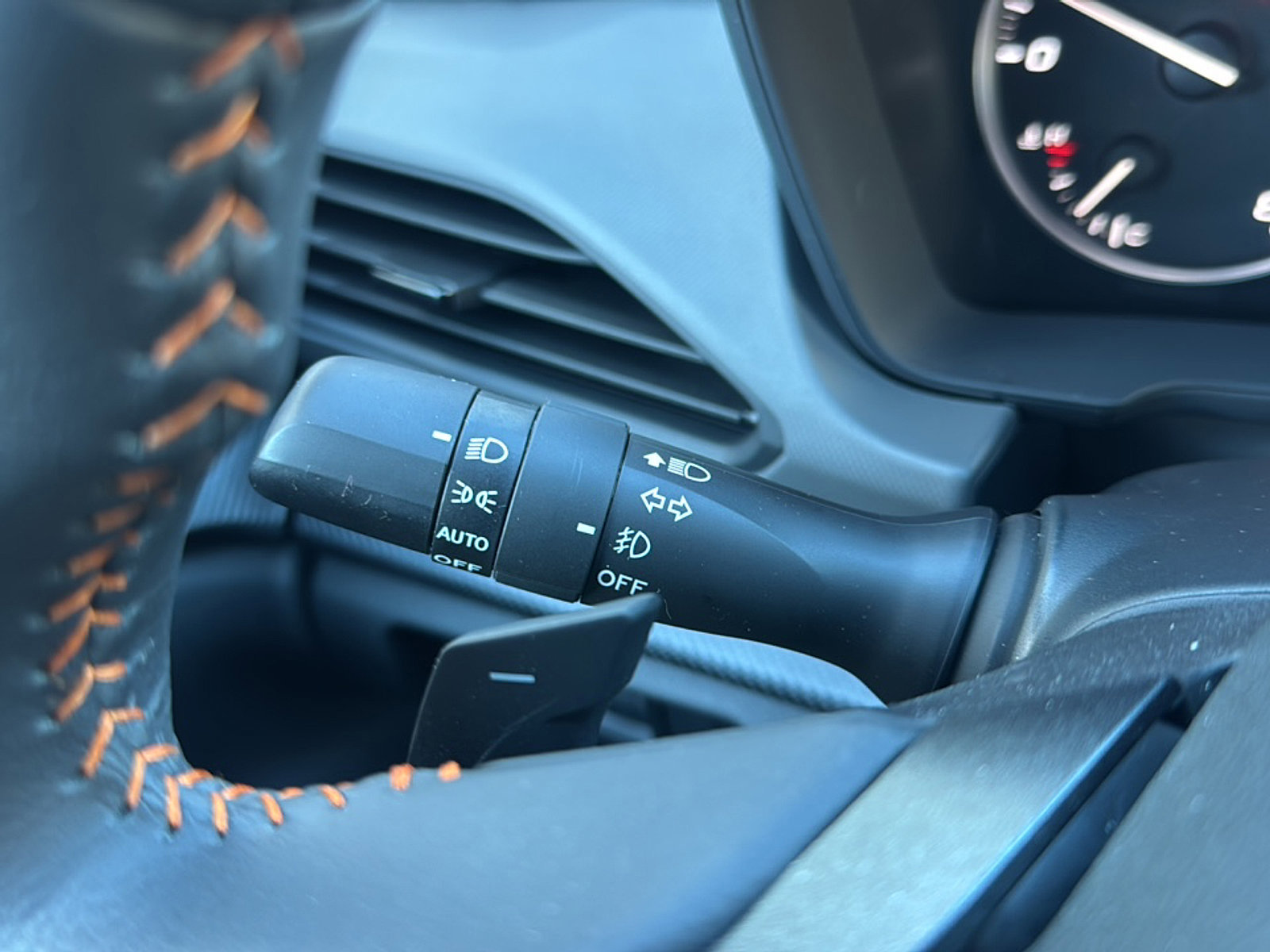 Certified 2025 Subaru Crosstrek 2.5i Limited w/ Popular Package #4A image 28