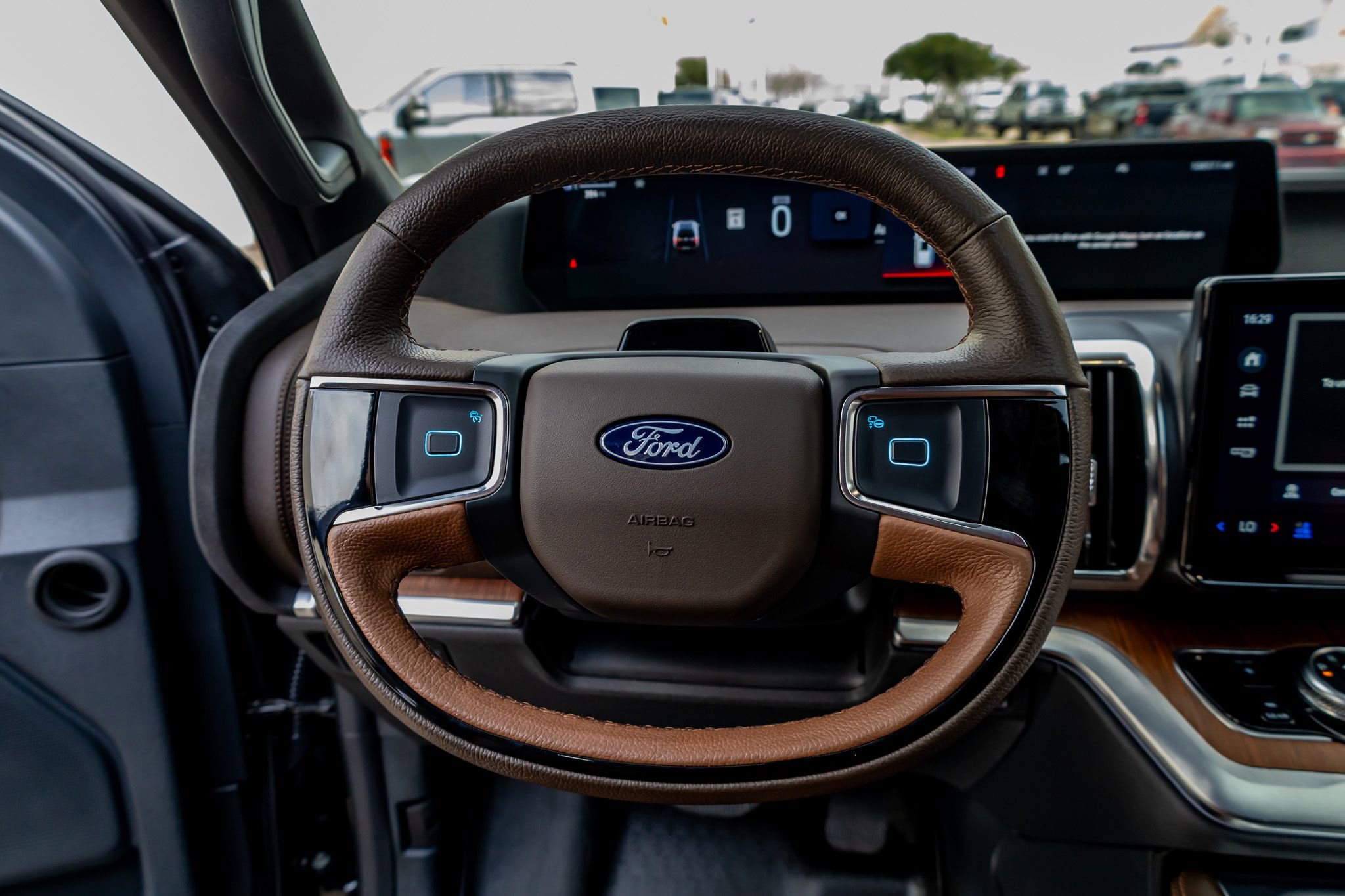 Used 2025 Ford Expedition Max King Ranch image 19